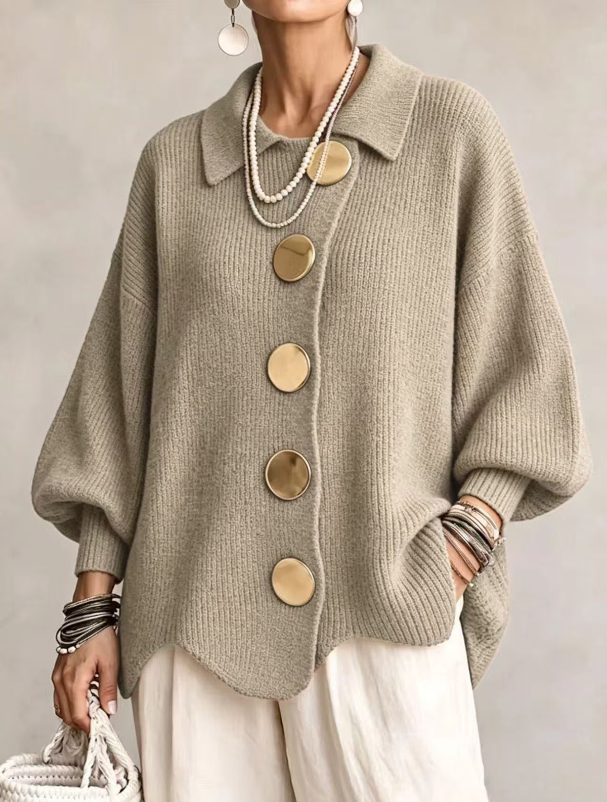 Isadora | Cardigan oversize con botones dorados - LolaLenz™