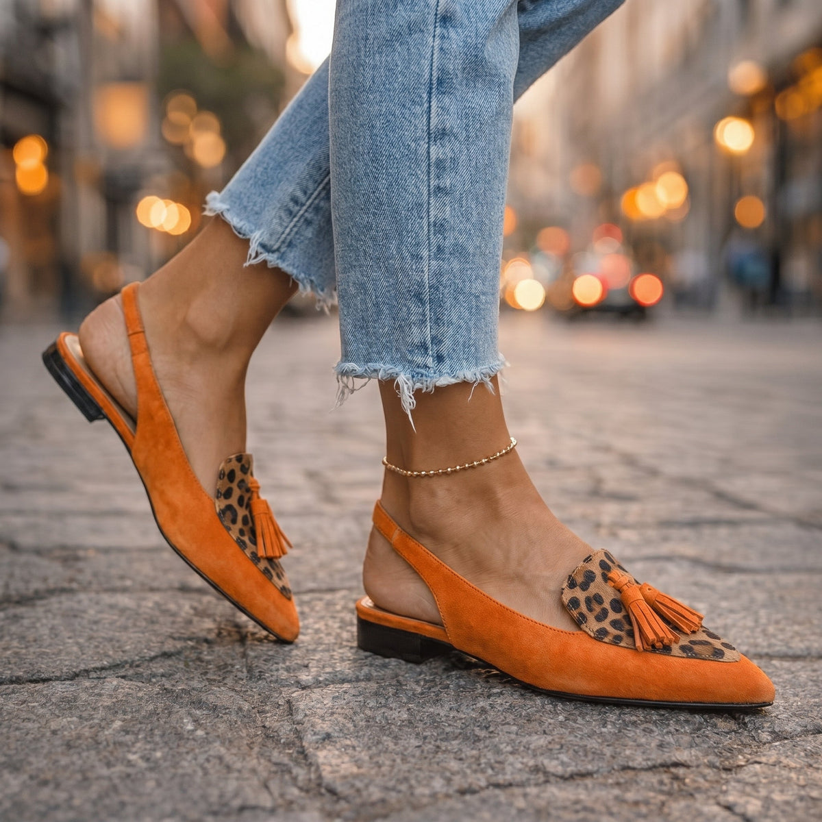 Eliza | Sandalias con tiras y pompones - LolaLenz™