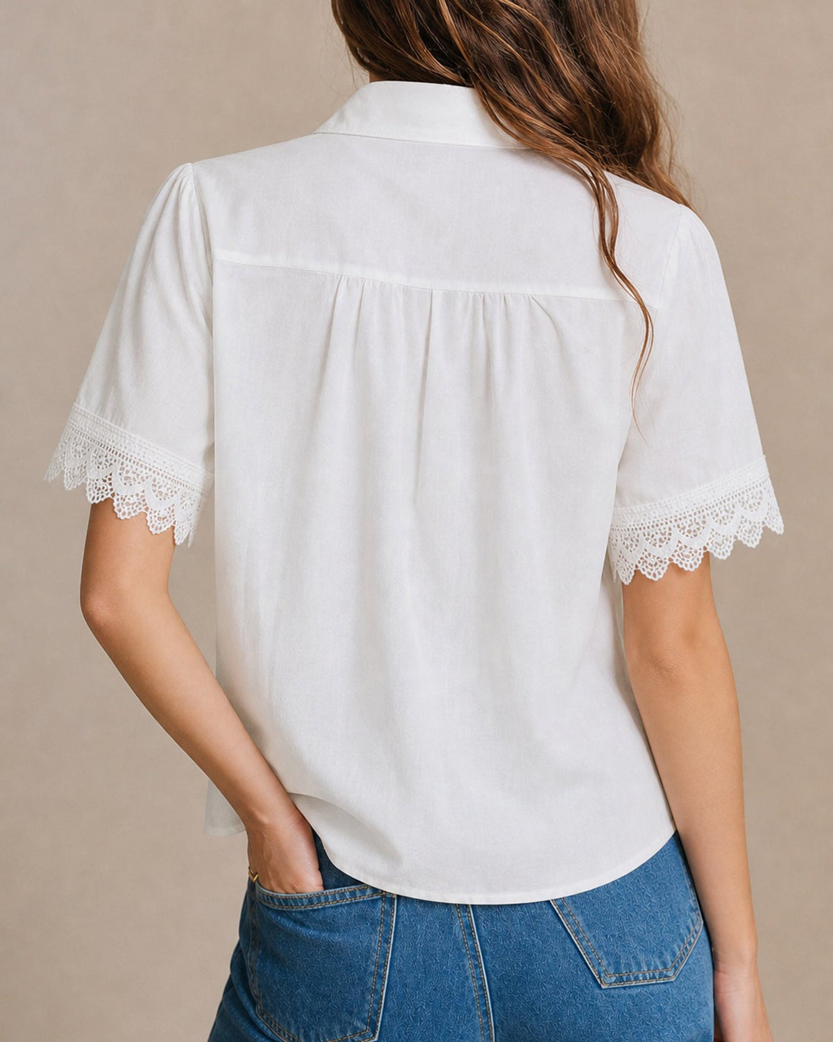 Blanca | Camisa blanca de manga corta con cuello - LolaLenz™