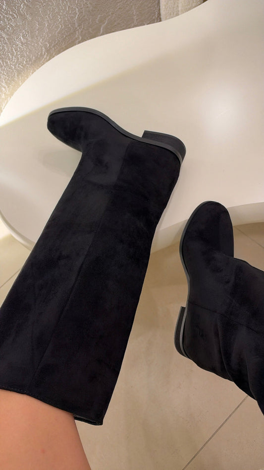 Olivia | Botas de ante negras - LolaLenz™