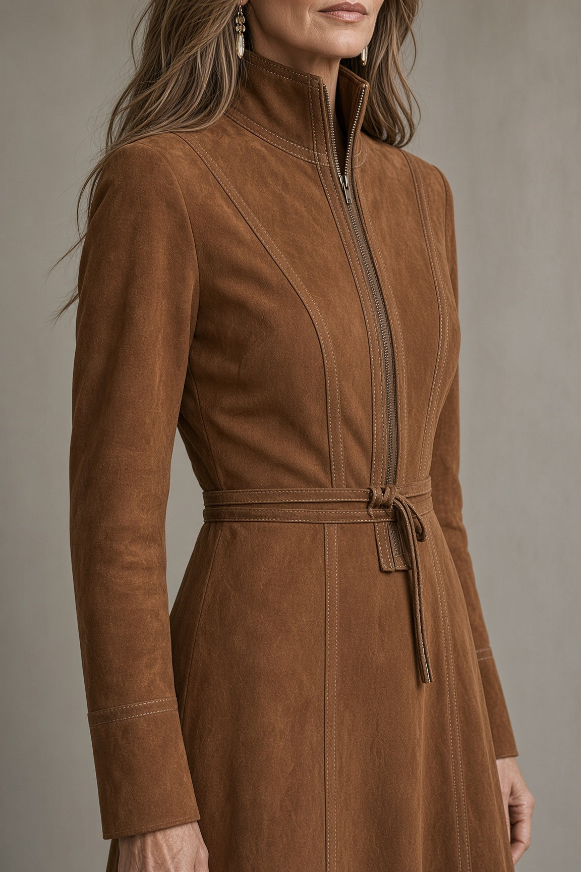 Praga | Vestido vintage con cinturón y cuello alto - LolaLenz™