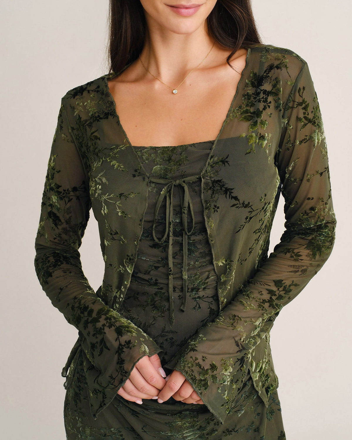 Jacinta | Blusa floral de manga acampanada verde - LolaLenz™