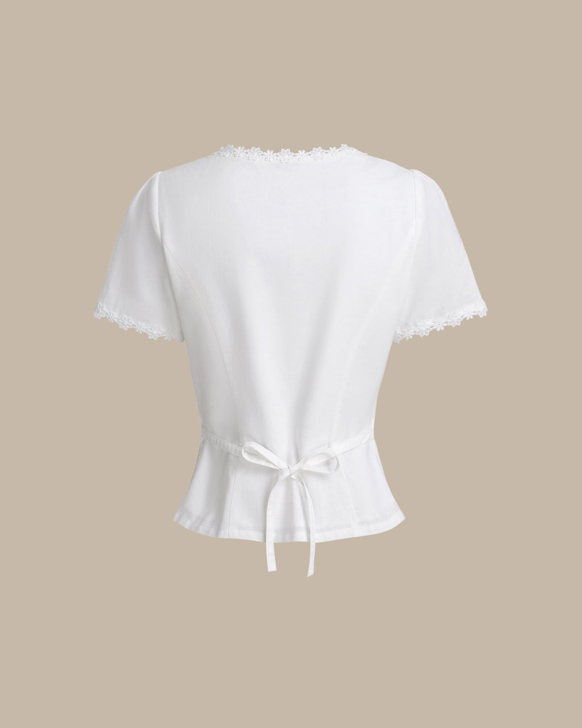 Lucía | Blusa blanca de encaje con escote cuadrado - LolaLenz™