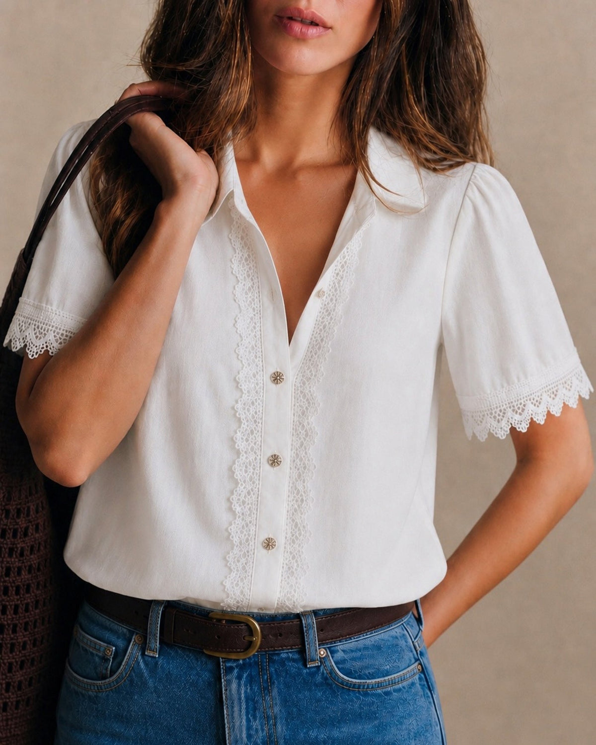 Blanca | Camisa blanca de manga corta con cuello - LolaLenz™